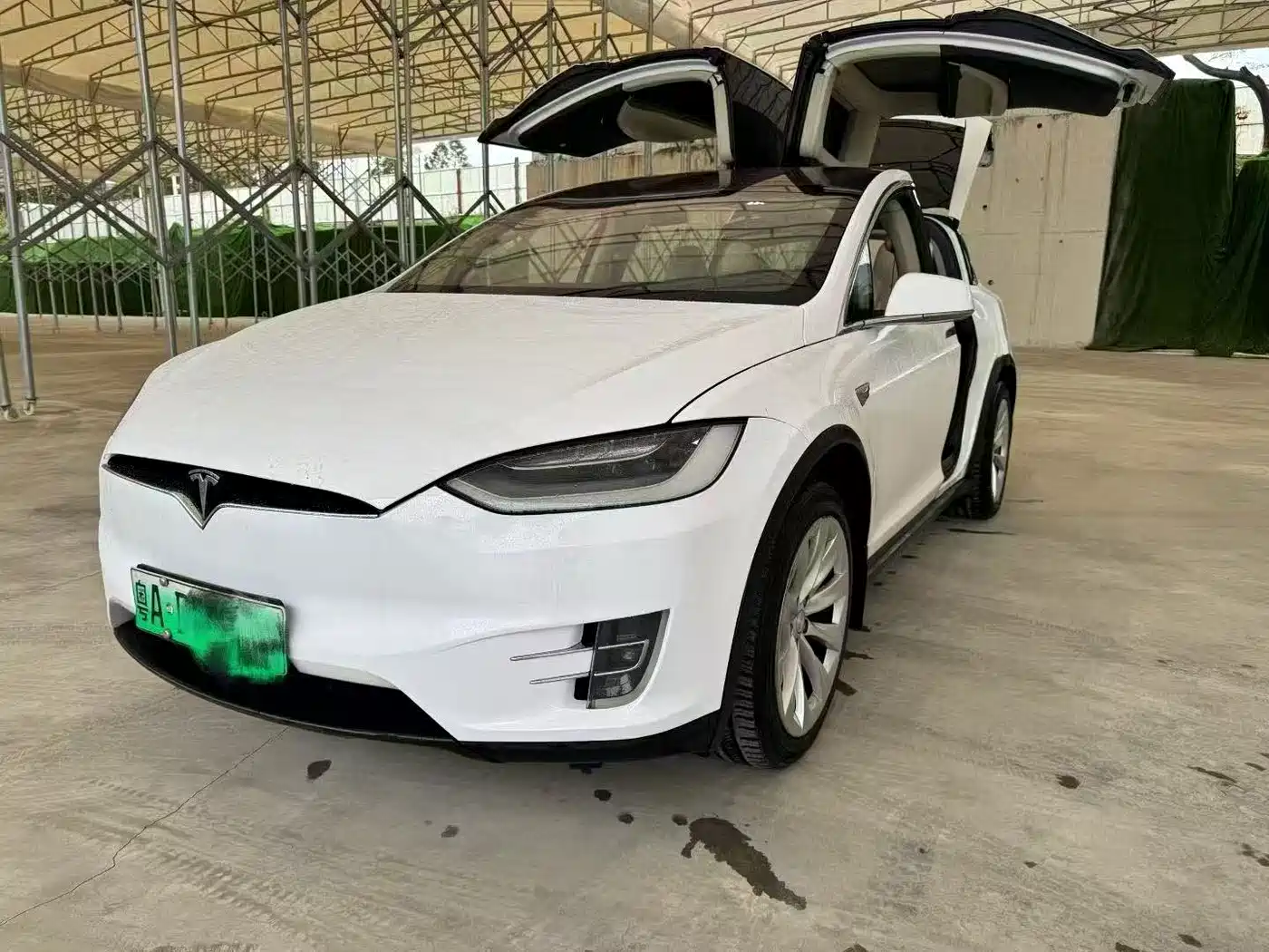 TESLA MODEL X