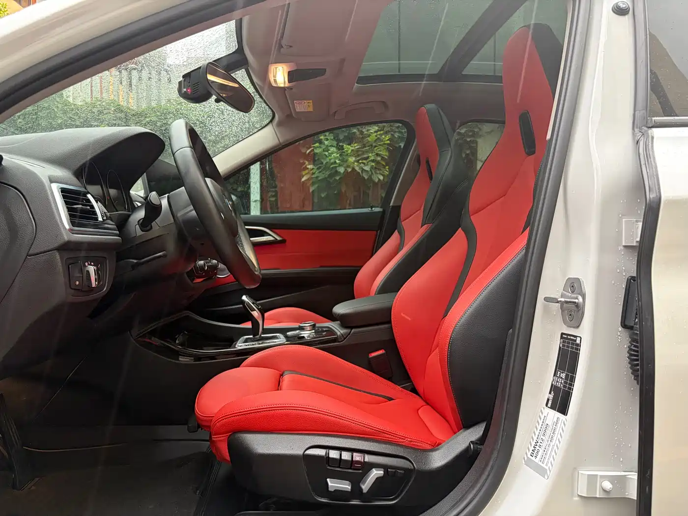 BMW 1 Series 2023 125i M Sport Shadow Edition фото 22