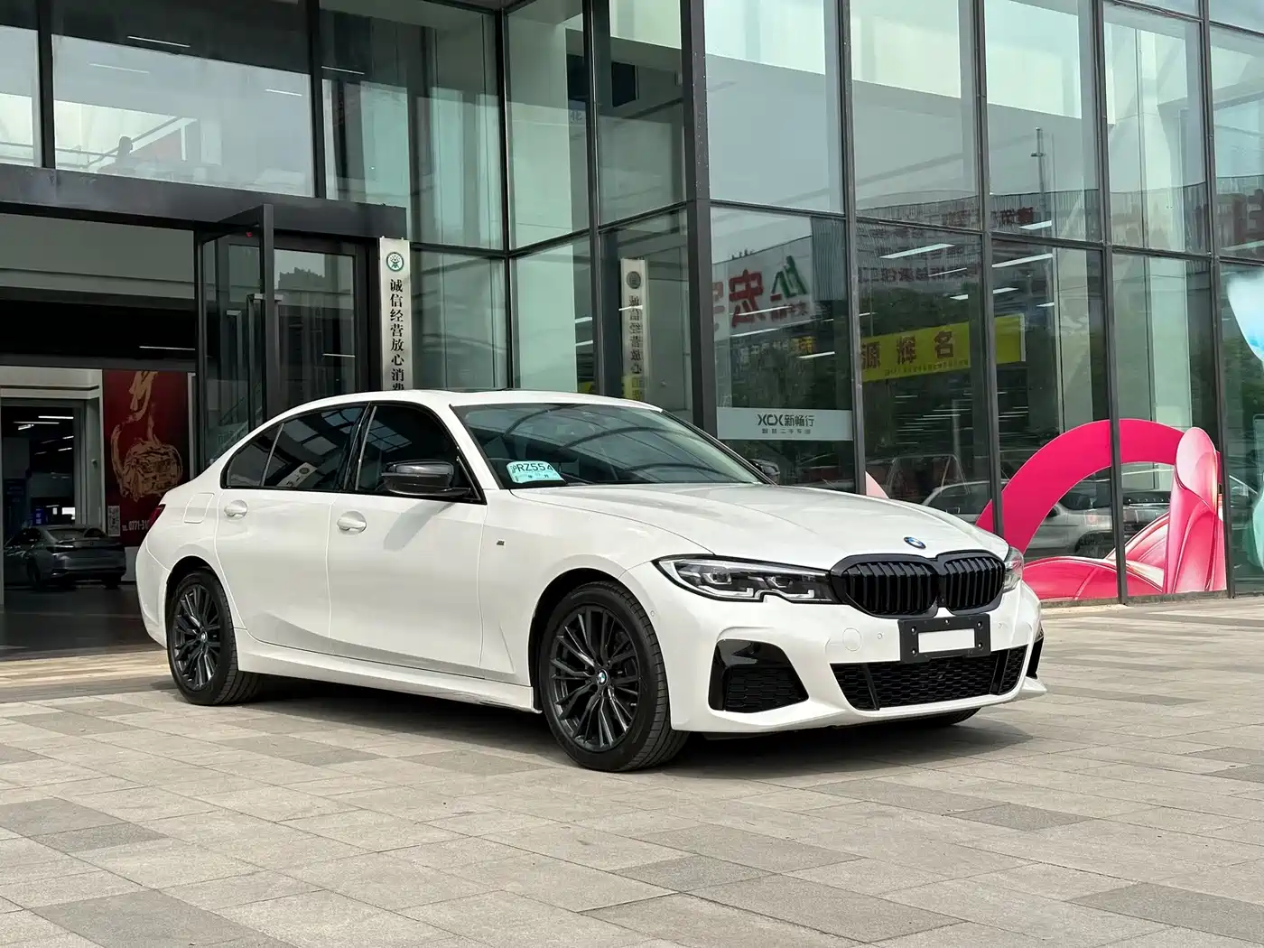 BMW 3 Series 2020 325Li M Sport Black Night Package фото 3