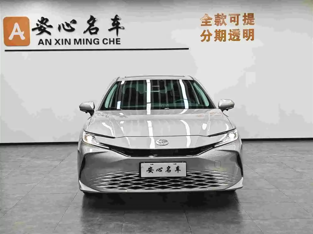 Toyota Camry 2026 2.0E Elite Edition фото 2