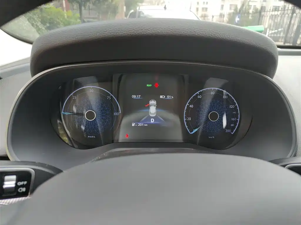 Hongqi E-QM5 2023 Facelift Basic Travel Edition фото 4