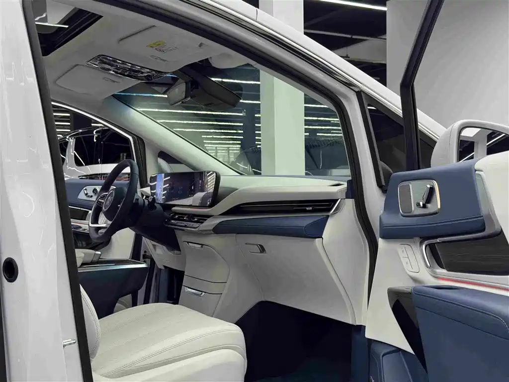 Buick Century 2026 2025 2.0T 6-Seater World Edition