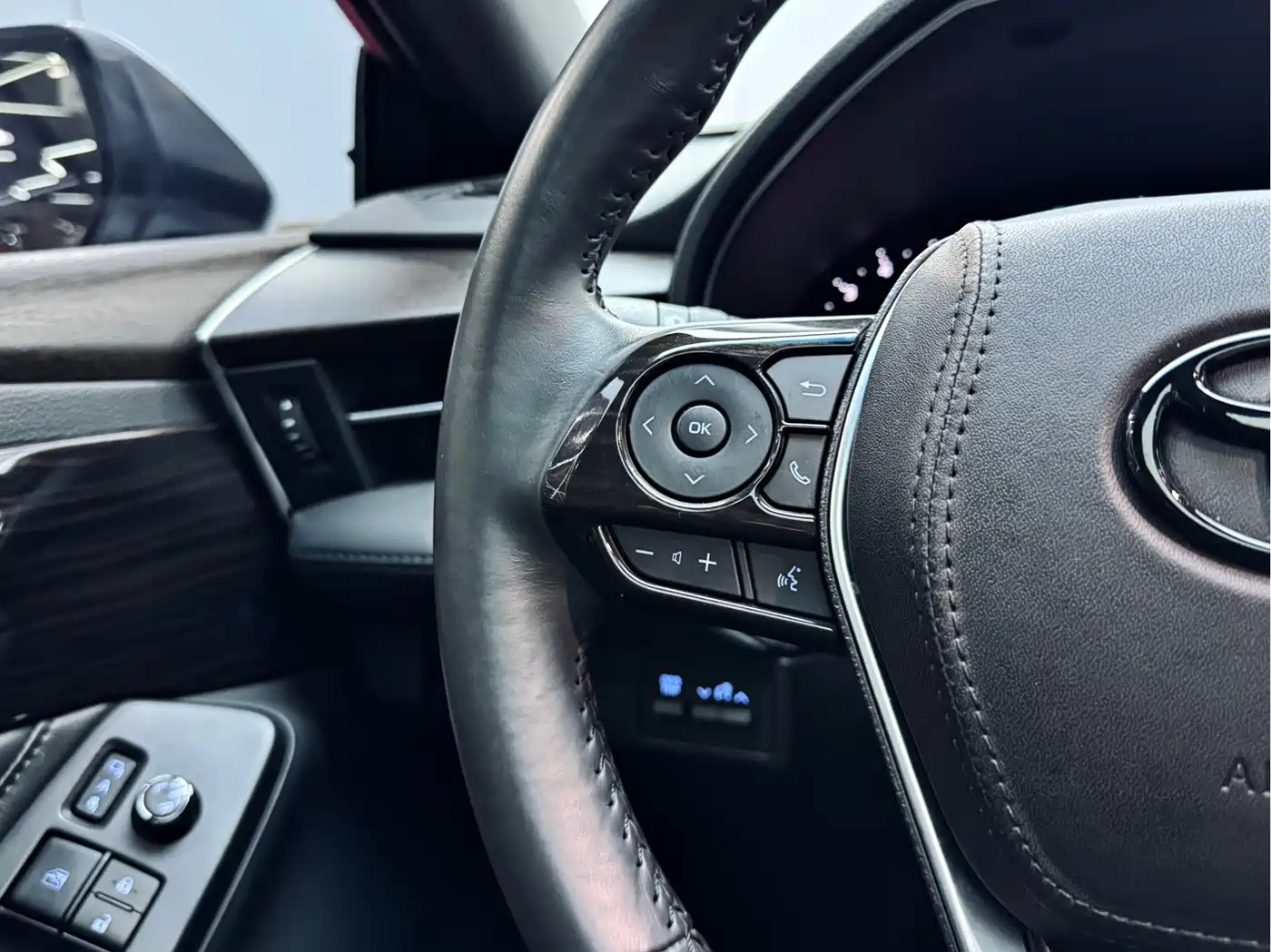 Toyota Avalon 2021 2.5L Luxury Edition фото 4