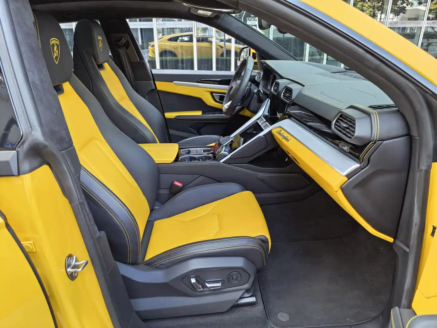 Lamborghini Urus 2021 4.0T V8 фото 34
