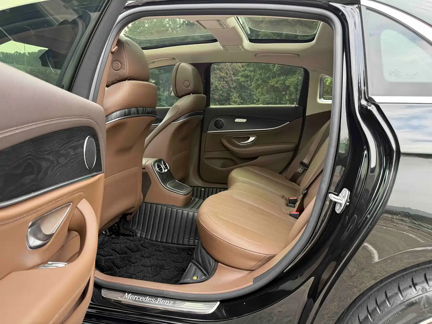 Mercedes-Benz E-Class 2023 E 260 L фото 8