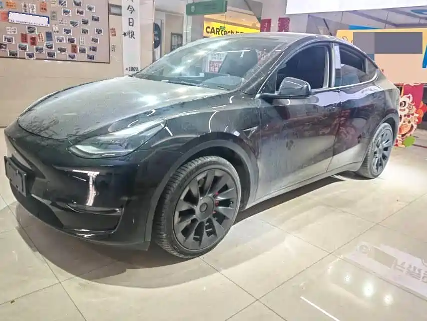 TESLA MODEL Y