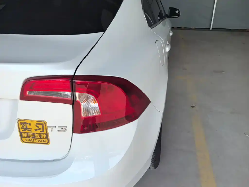 Фото 8 - Volvo S60