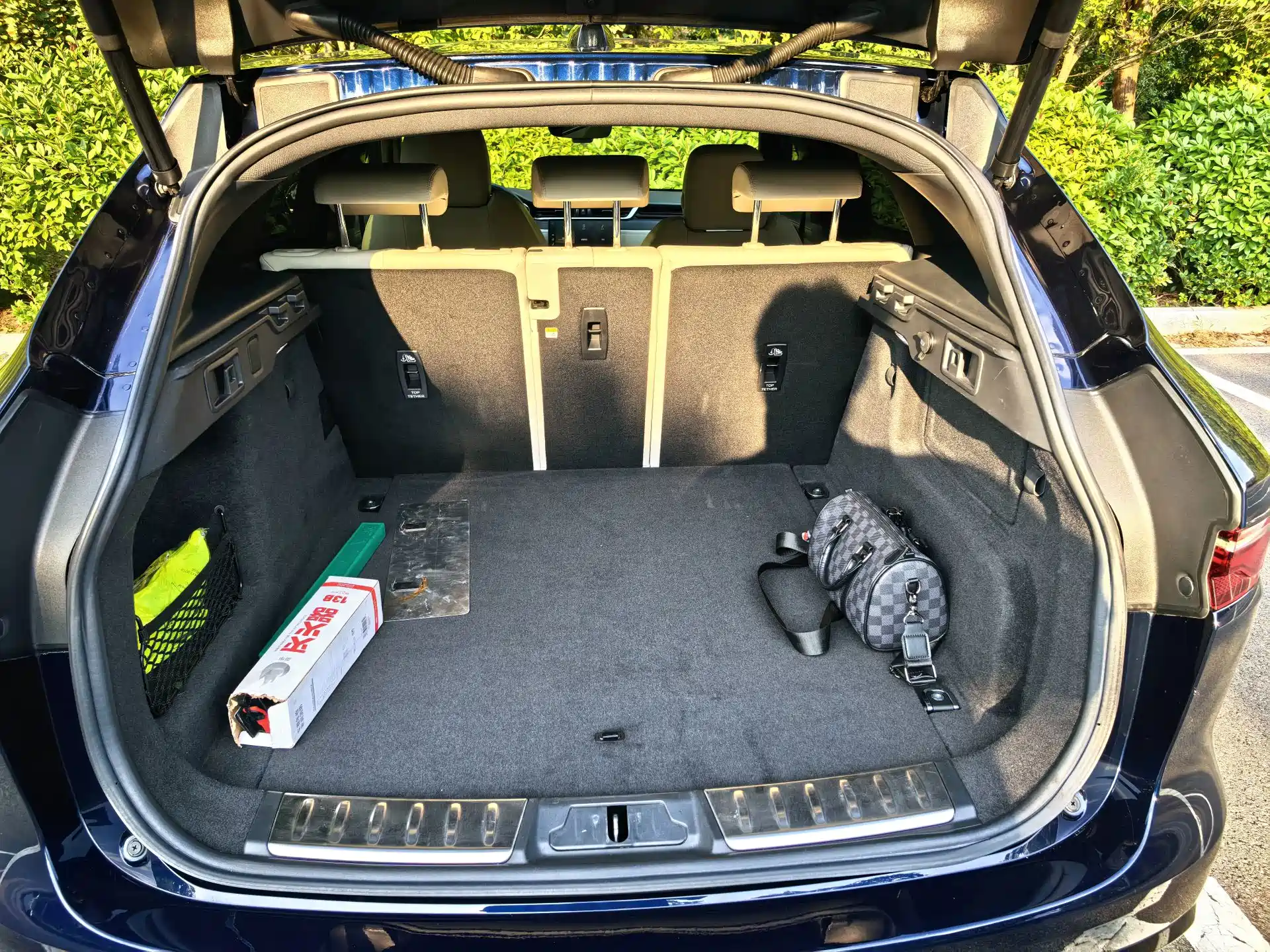 Photo 18 - Jaguar F-PACE