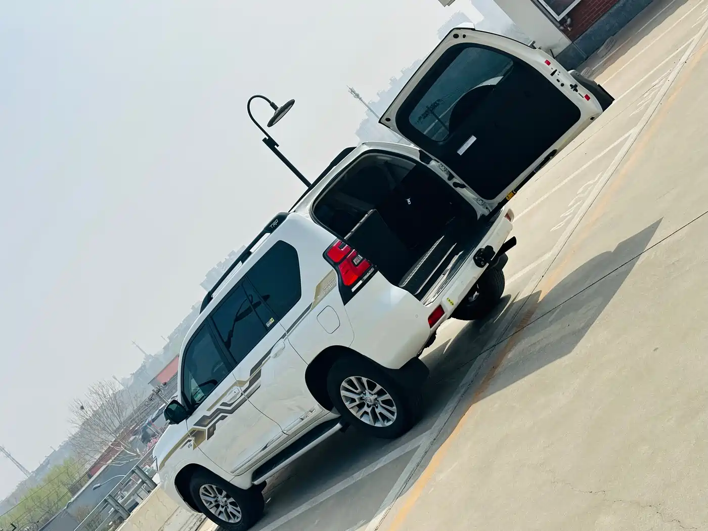Toyota Prado 2019 3.5L Automatic TX-L Zunxiang Edition with Rear-mounted Spare Tire фото 38