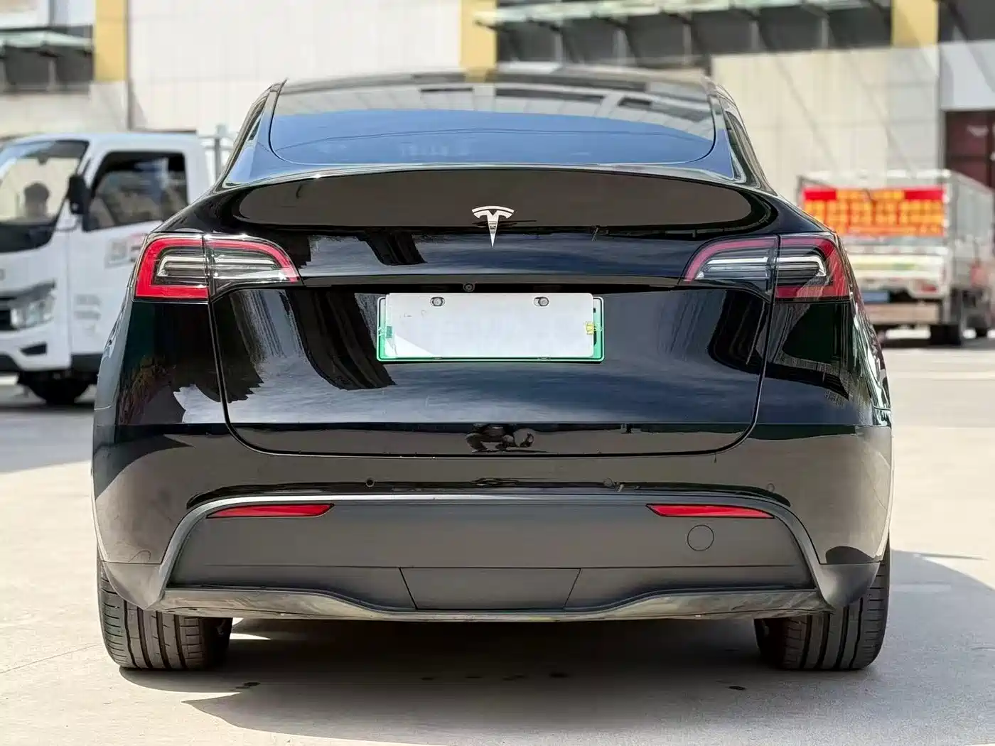 TESLA MODEL Y