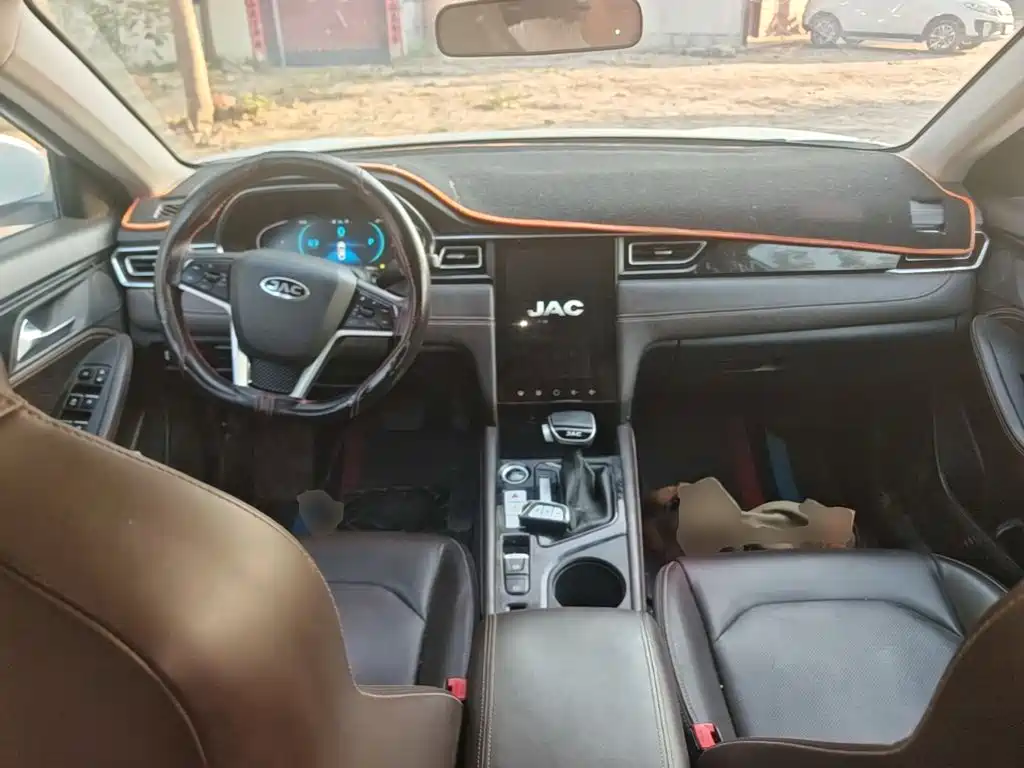 JAC JAC J7 2020 2020 1.5T CVT Surpass Type