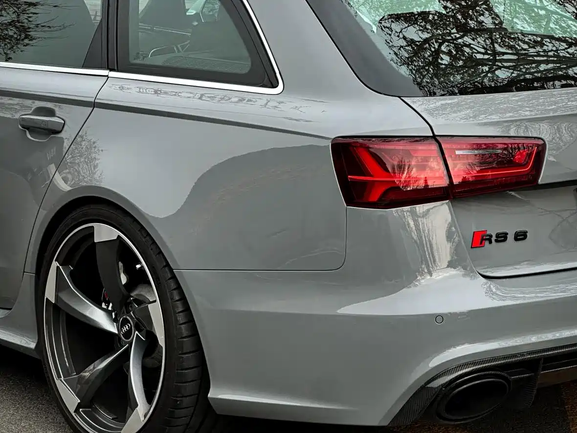Audi RS 6 2016 RS 6 4.0T Avant фото 13