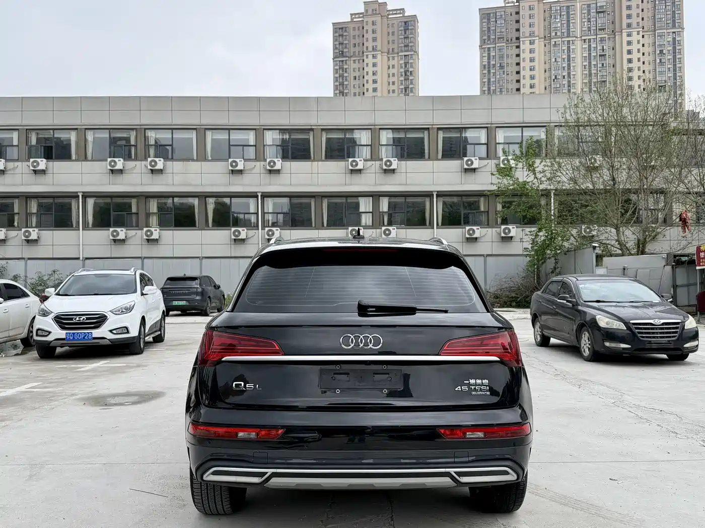 Audi Q5L 2025 45th Anniversary Edition 40 TFSI Dynamic Fashion фото 8