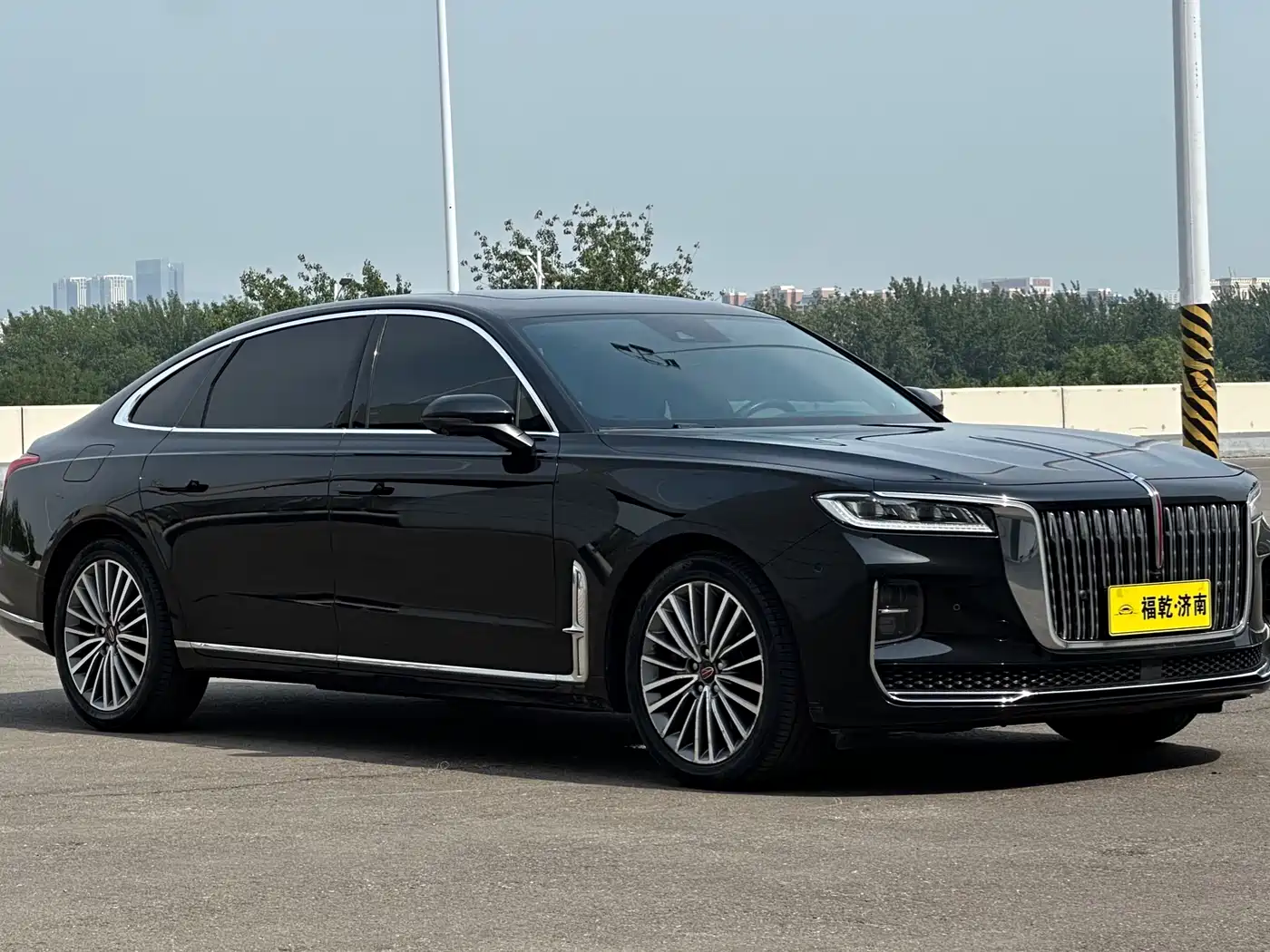 Hongqi H9 2022 2.0T Smart Connect Flag Smooth Edition фото 3