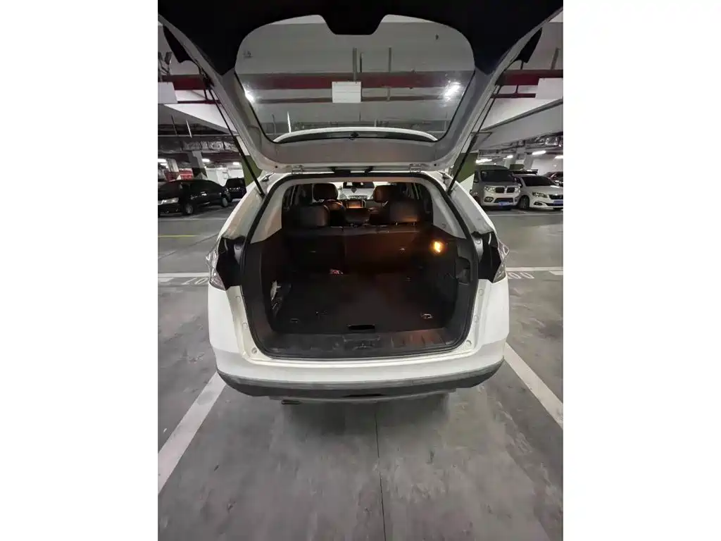 Luxgen U6 SUV 2015 2015 1.8T Fashion Edition