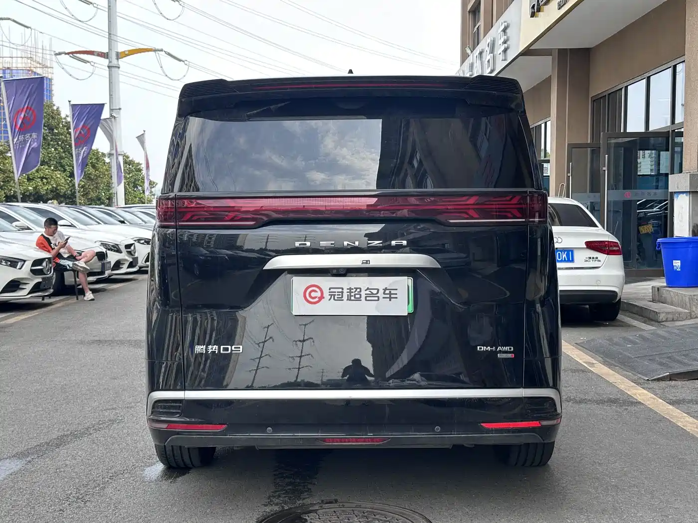 Denza D9 2025 DM-i Smart Drive Edition 1020 AWD Prestige фото 3