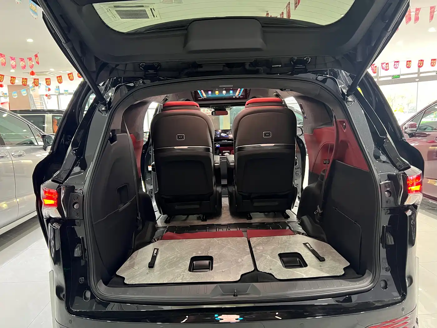 Toyota Granvia 2024 2.5L Hybrid Comfort фото 15
