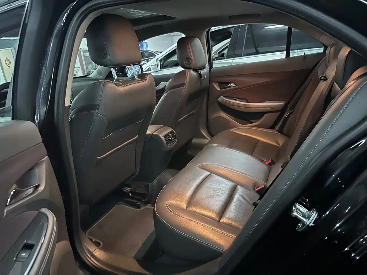 Chevrolet Malibu 2016 2.0L Automatic Luxury фото 6