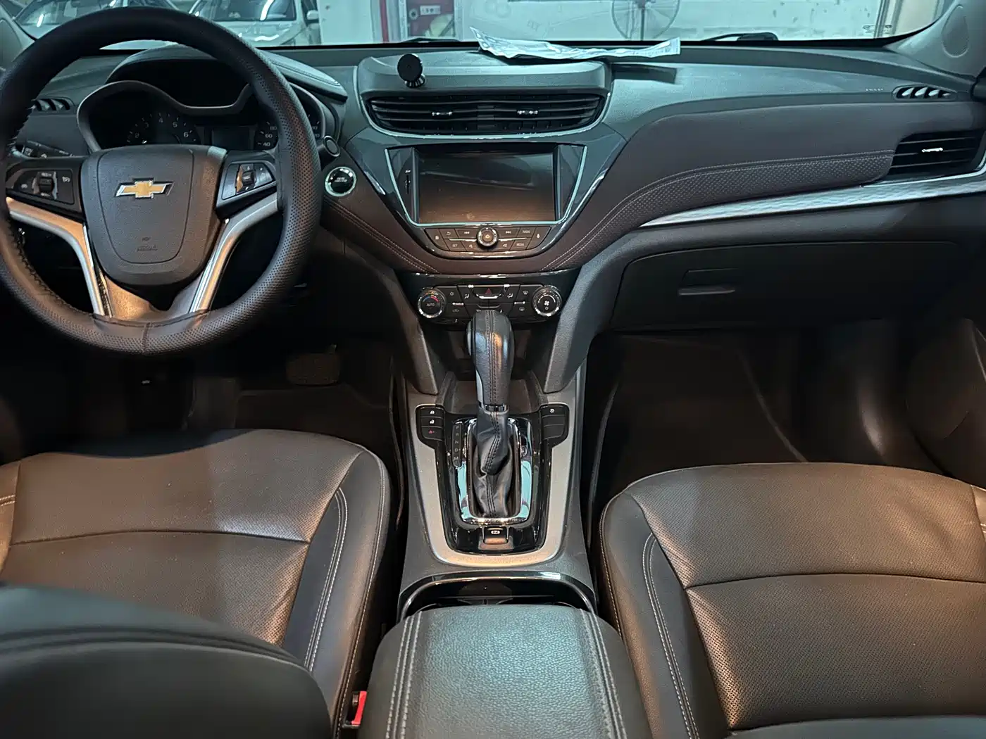 Chevrolet Malibu 2016 2.0L Automatic Luxury фото 5