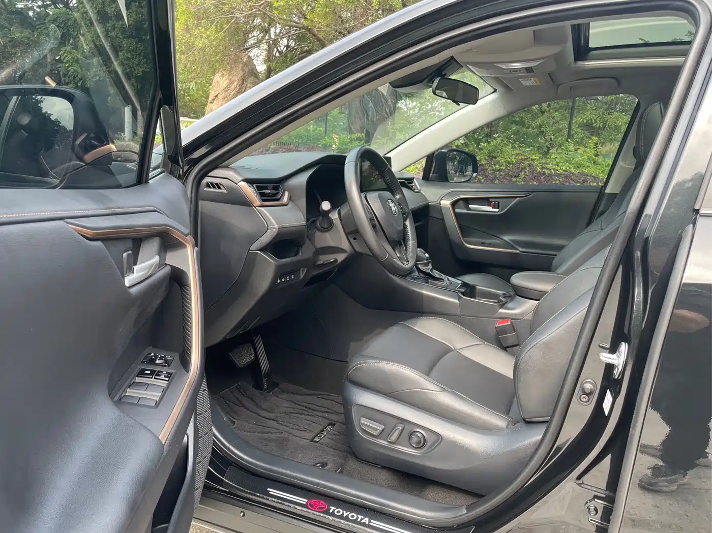 Toyota Wildlander 2024 2024 2.0L CVT 2WD Luxury PLUS Edition