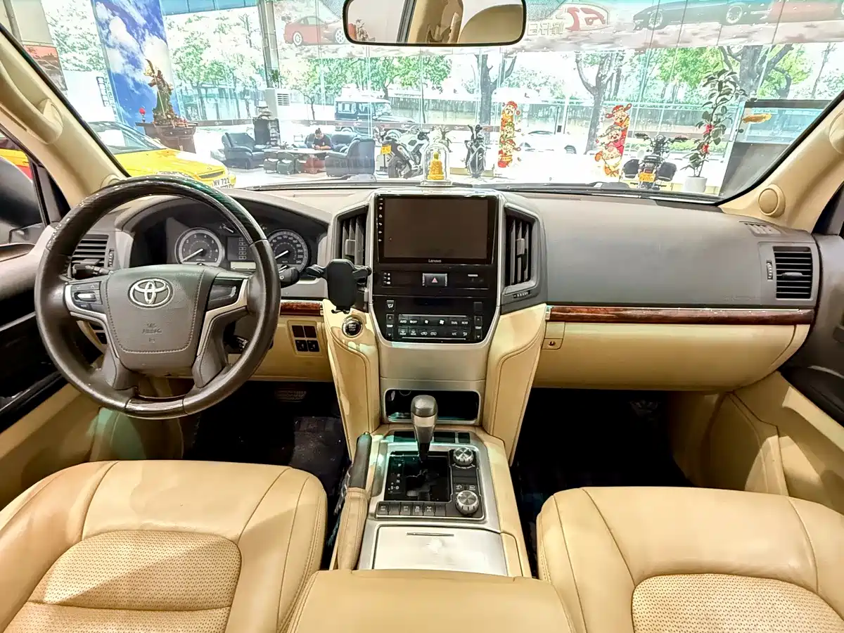 Toyota Land Cruiser (Import) 2017