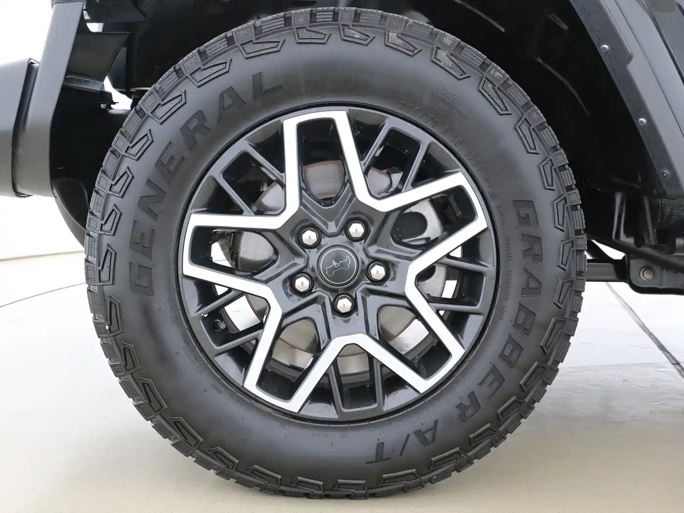 Jeep Wrangler 2024 2024 Model 2.0T Sahara Four-Door Version