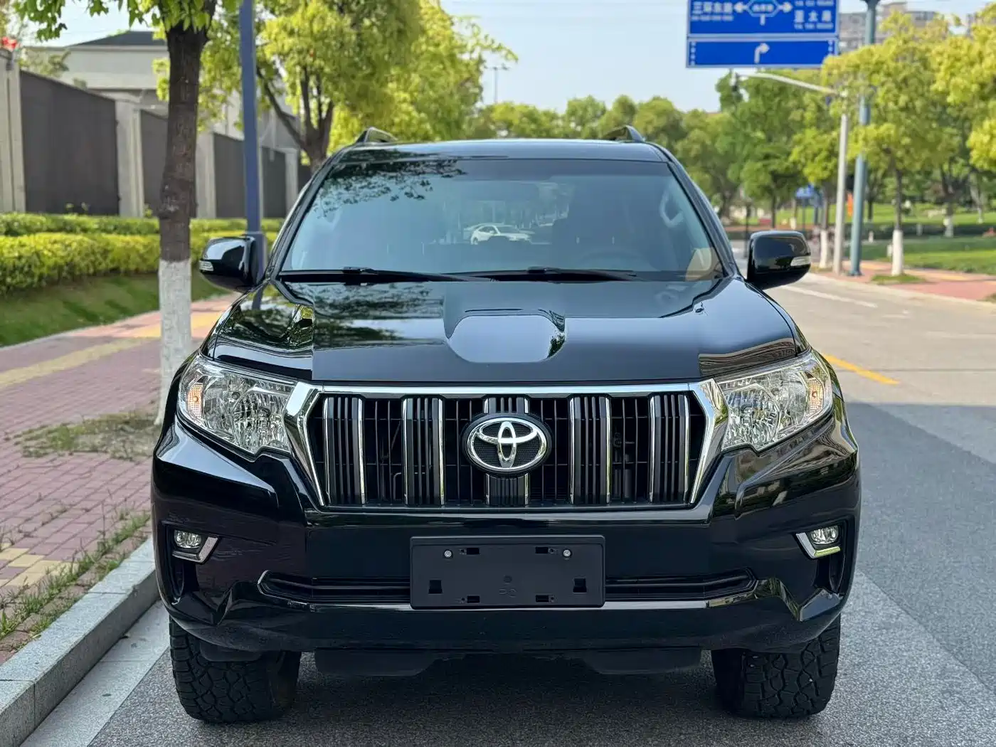 Toyota Prado 2018 3.5L Auto TX фото 2