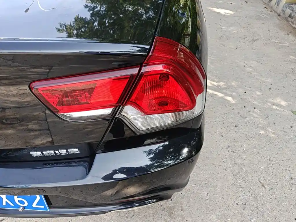 Soueast V3 Lingyue 2018 2015 1.5L Manual Happiness Edition