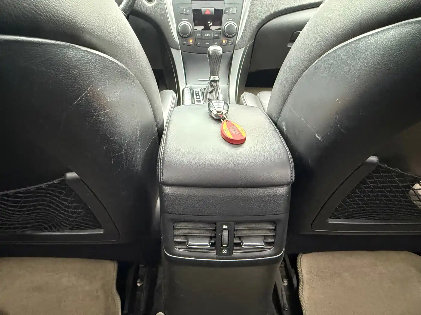 Suzuki Kizashi 2010 2.4L 4WD Sport Navigation фото 15