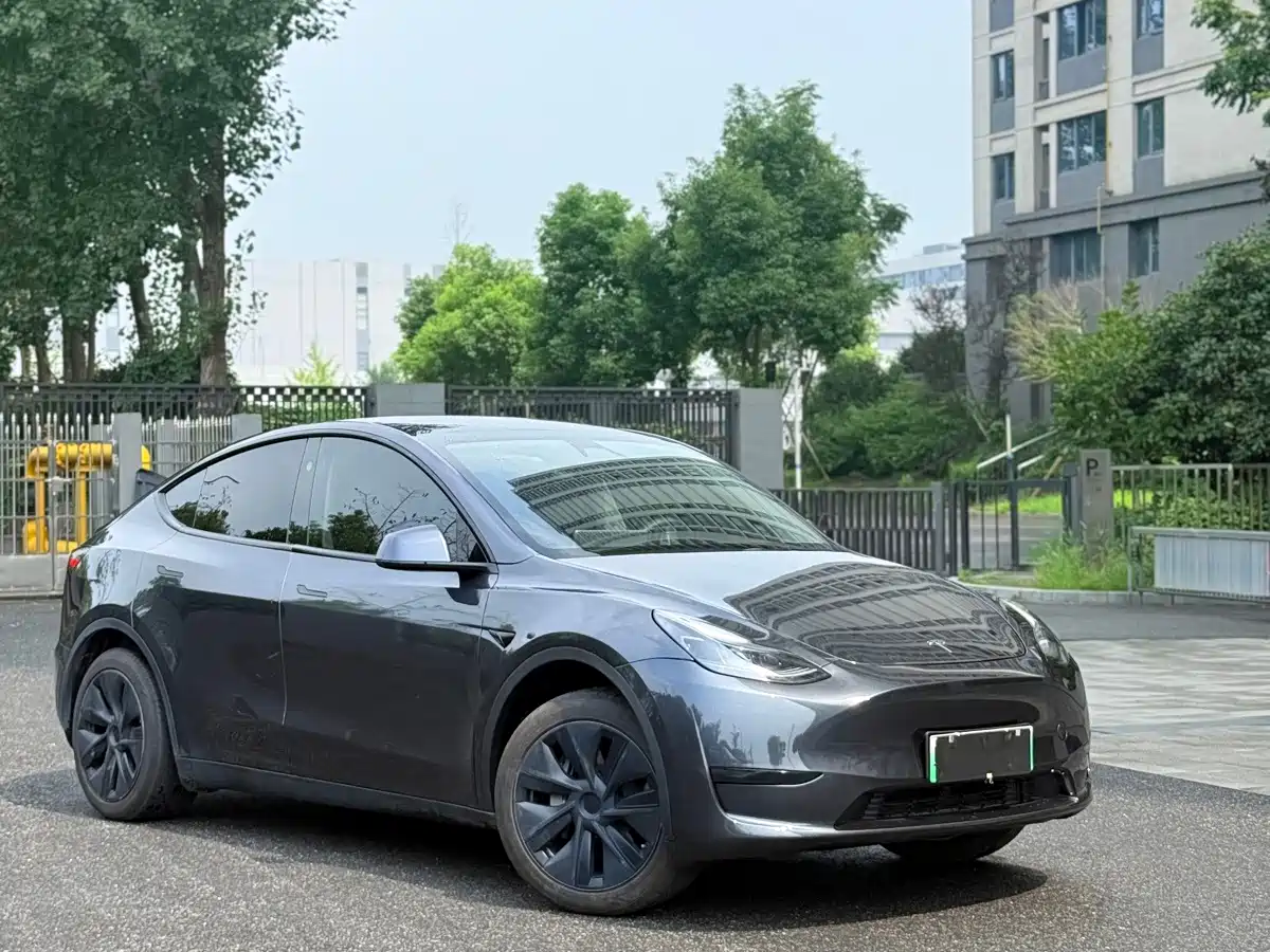 Фото 3 - Tesla Model Y