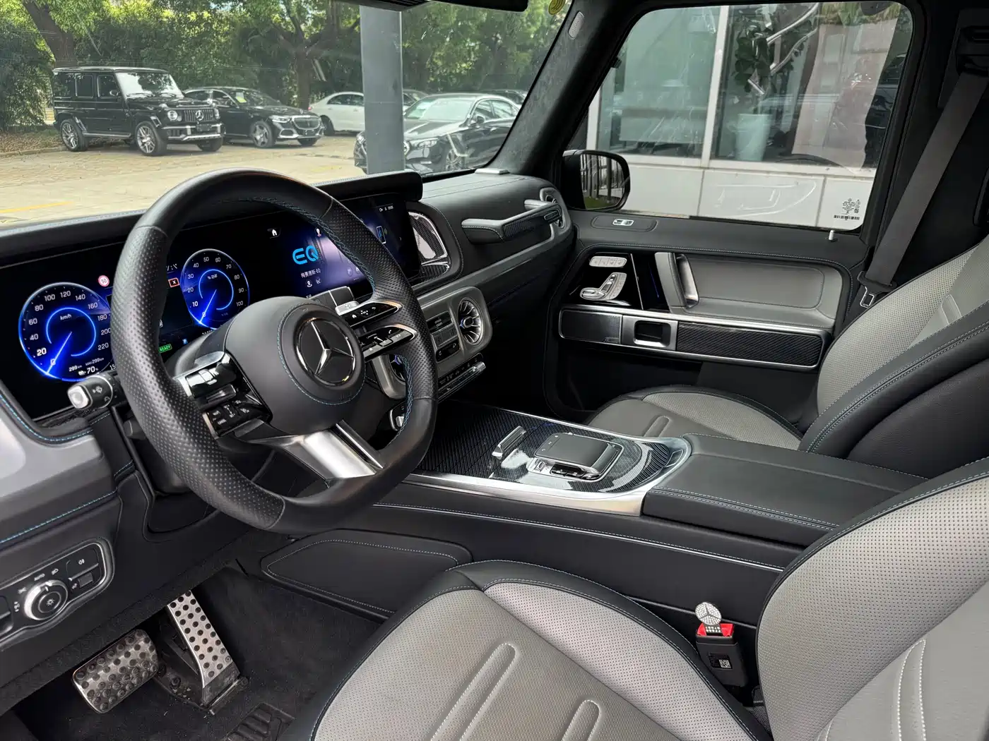Mercedes-Benz G-Class New Energy 2025 G580 Launch Special Edition фото 5