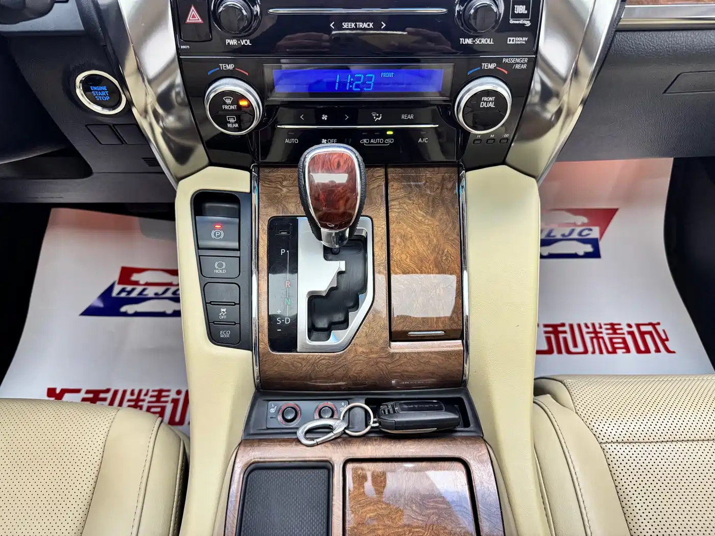 Toyota Alphard 2015 3.5L Premium Edition фото 12