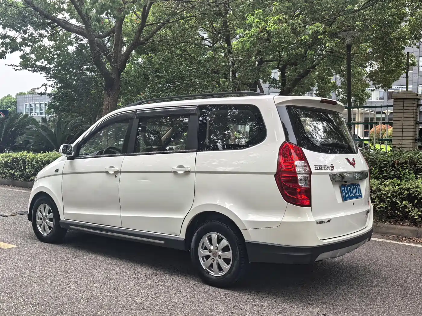Wuling Motors Wuling Hongguang 2015 2014 1.5L S Automatic Comfort