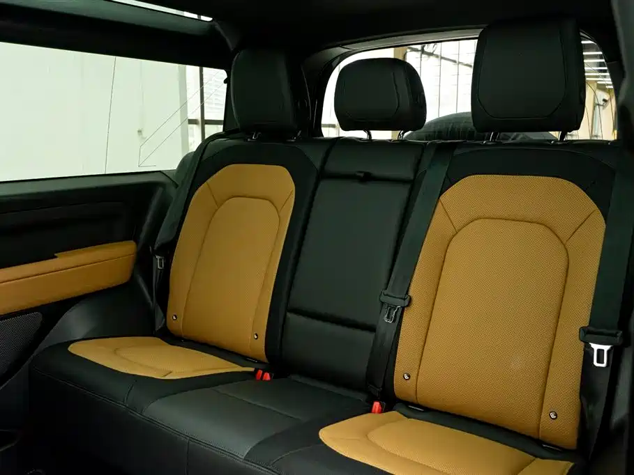 Land Rover Defender 2023 Model 90 2.0T P300 X-DYNAMIC HSE фото 21