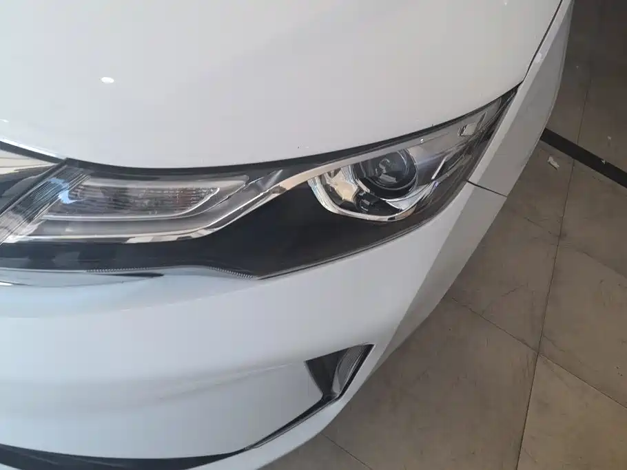 Photo 5 - Geely Emgrand GL