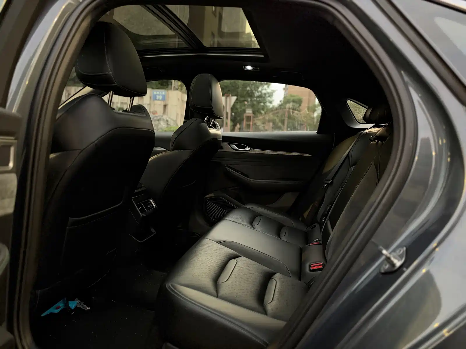 Фото 9 - Geely Preface