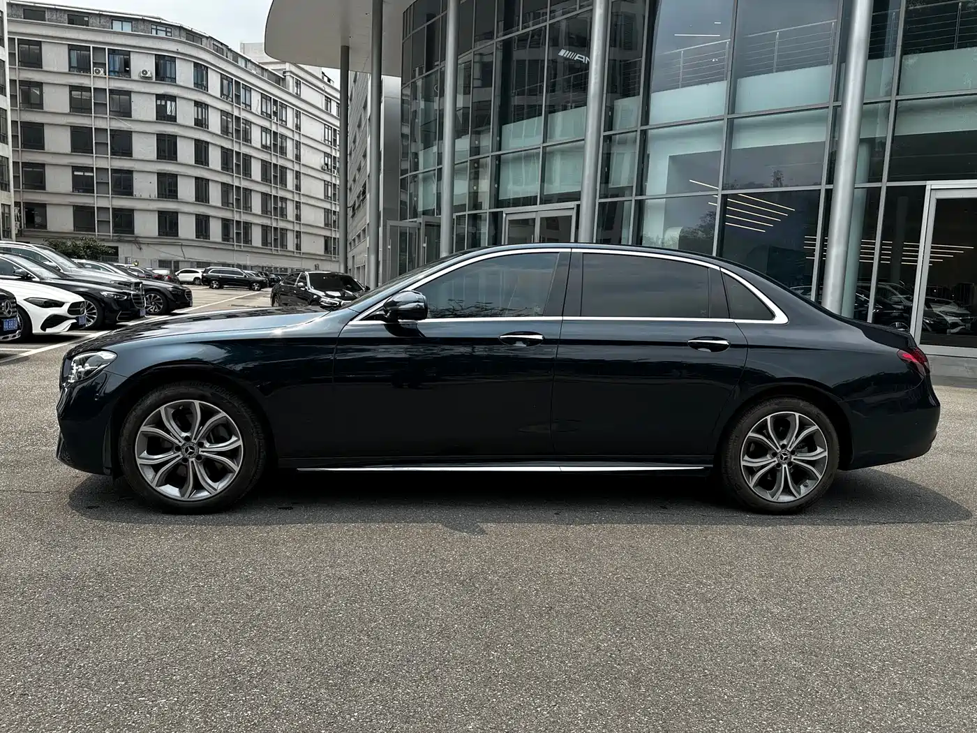 Mercedes-Benz E-Class 2023 E 300 L Sport Luxury фото 14
