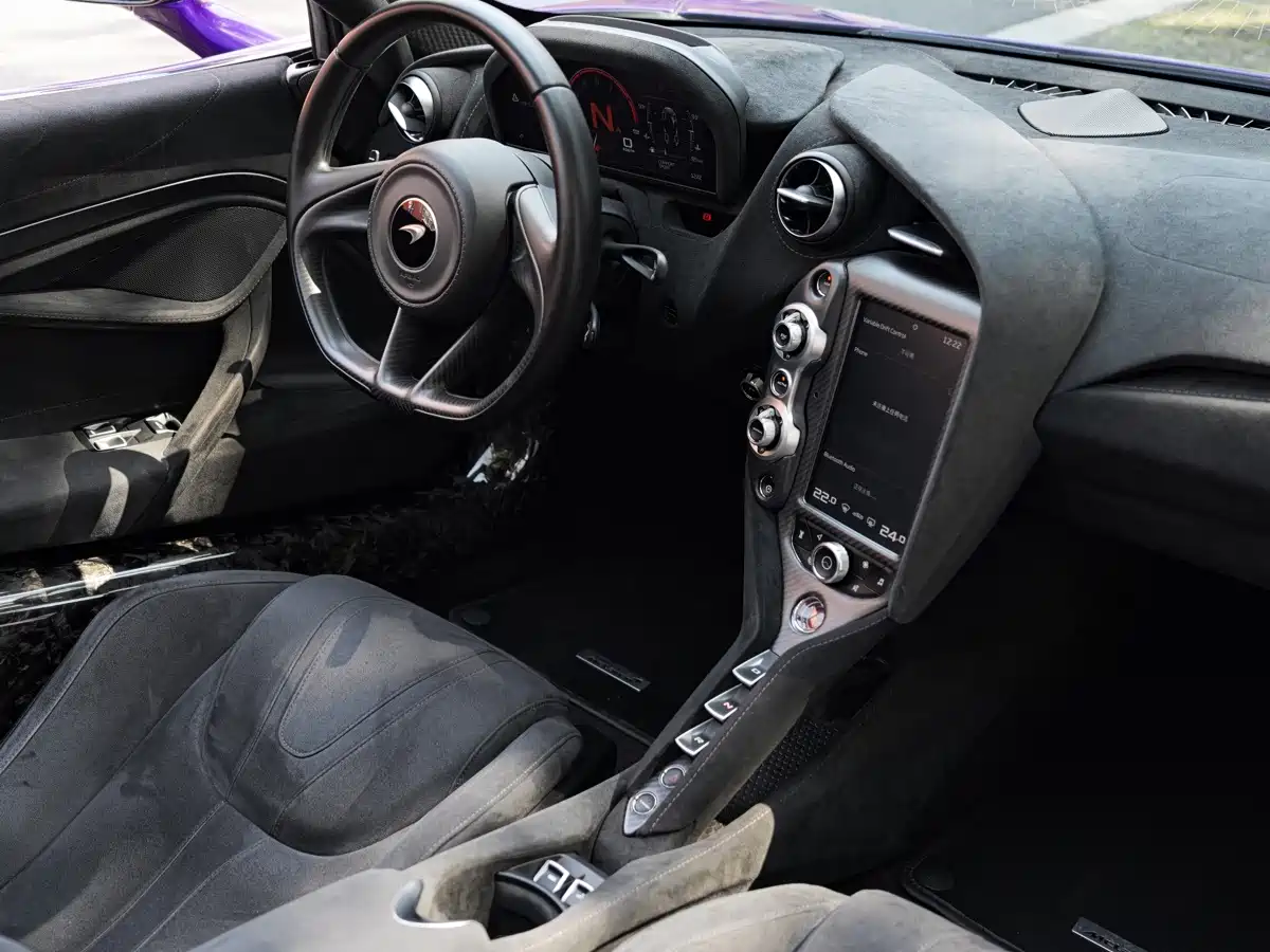 Photo 27 - McLaren 720S