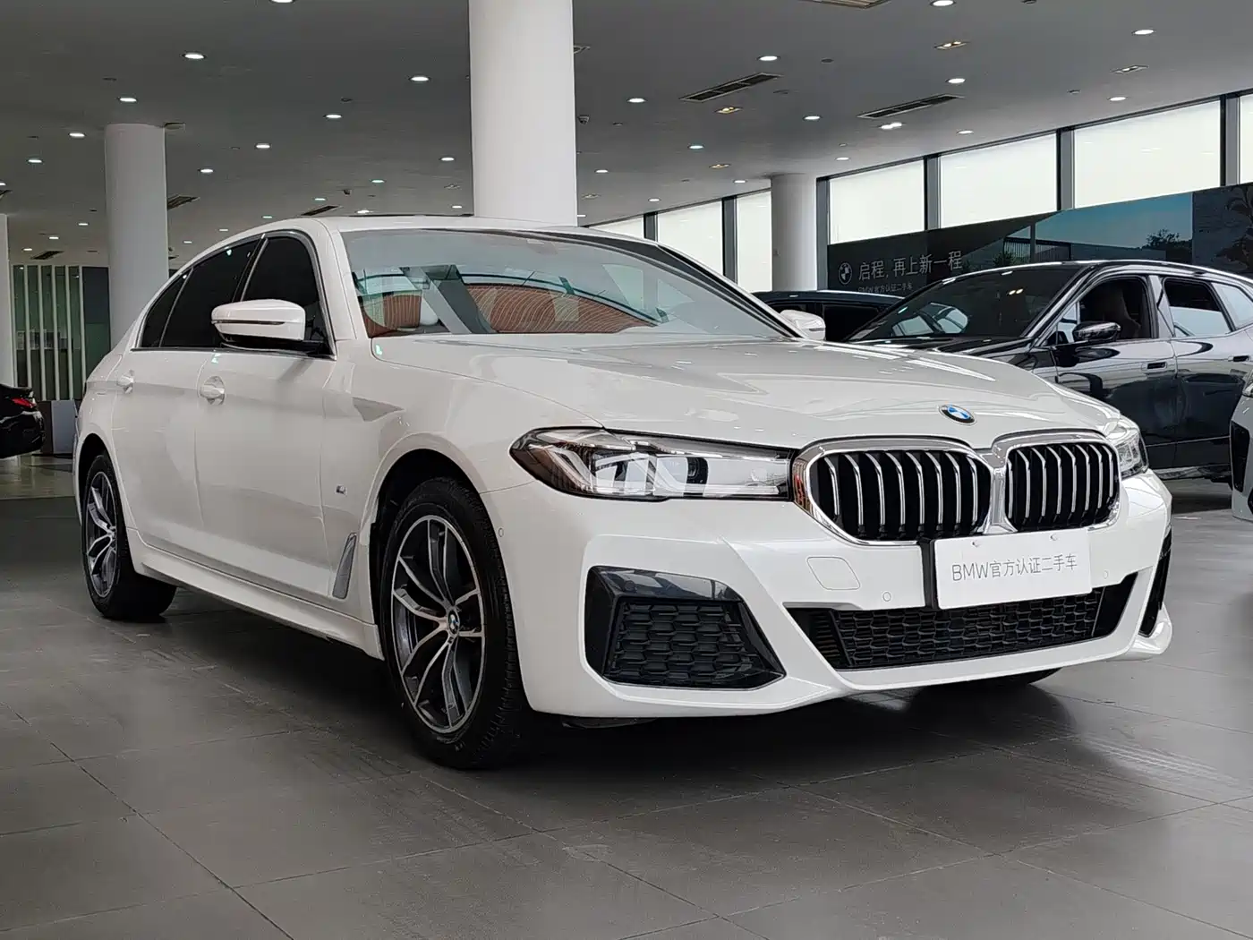 BMW 5 Series 2022 525Li M Sport Package фото 3