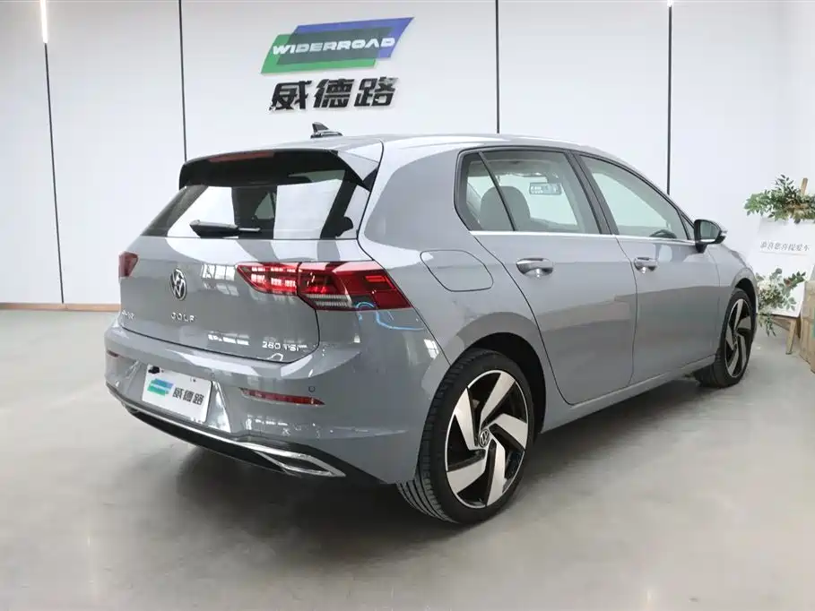 Volkswagen Golf 2023 280TSI DSG Pro фото 4