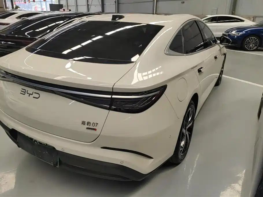 BYD Seal 07 DM-i 2026 DM-i 1.5T 230km Flagship фото 3