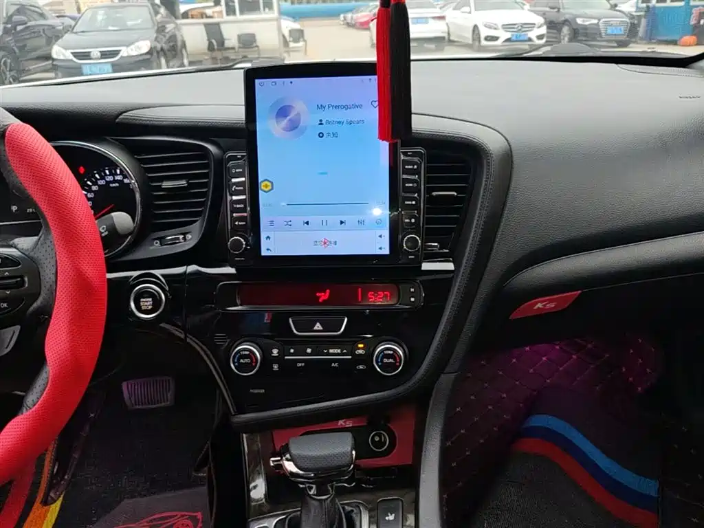 Kia K5 2015 2.0L Automatic LUX фото 13