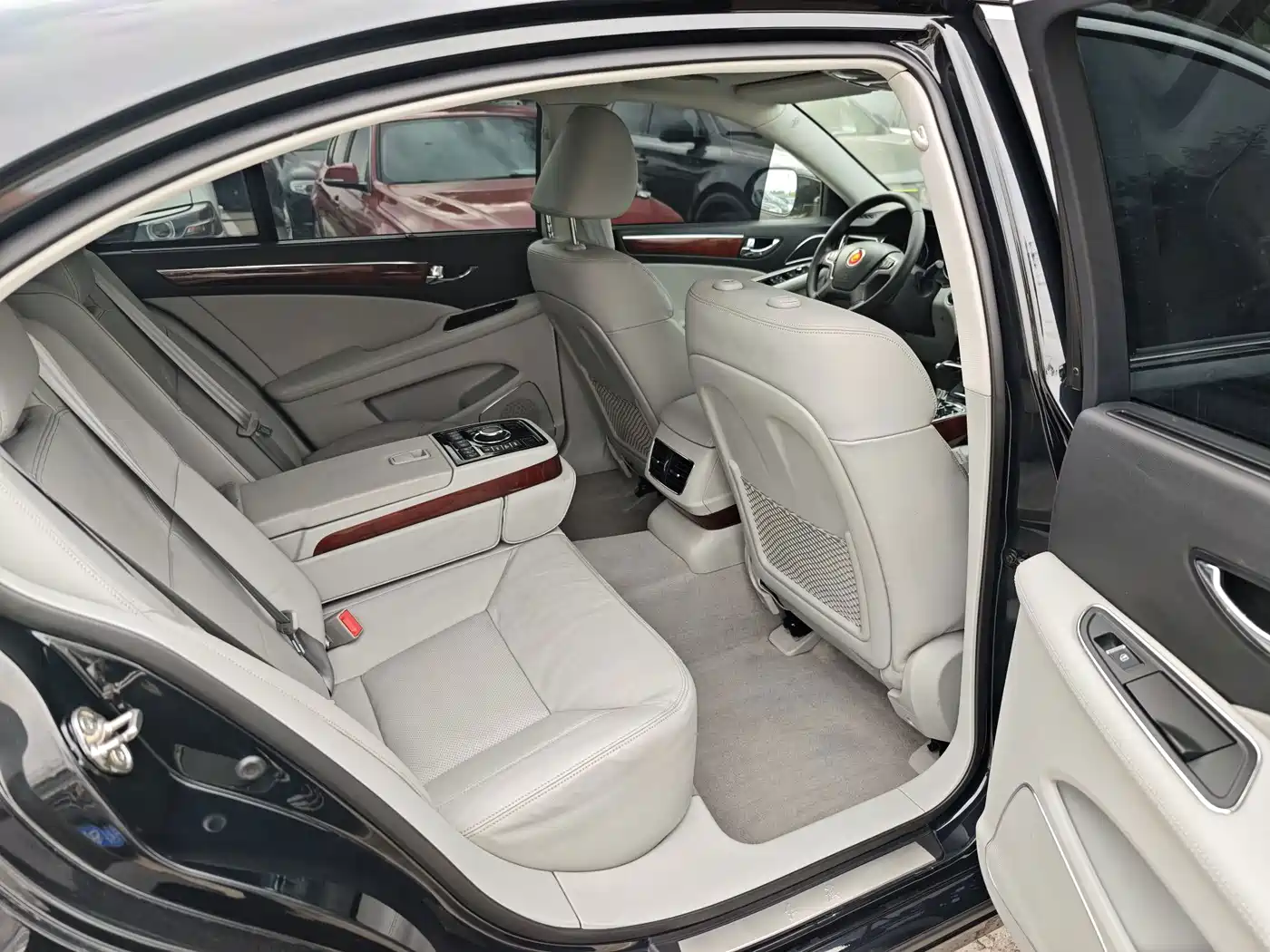 Hongqi H7 2016 2015 2.0T Luxury