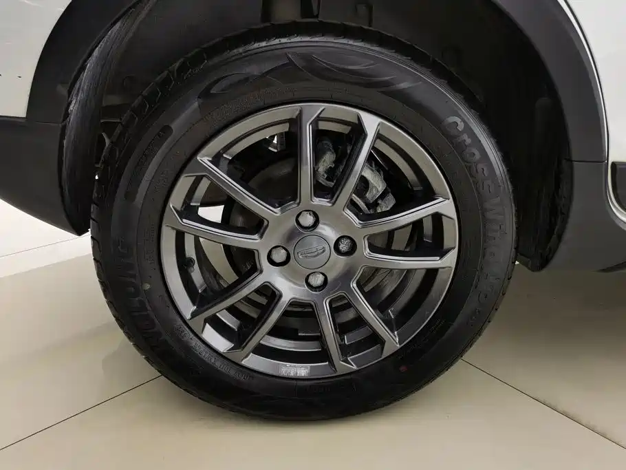 Фото 6 - Geely Vision X3