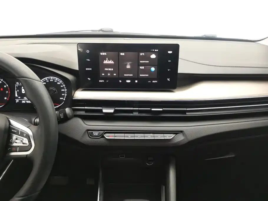 Фото 13 - Geely Vision X3