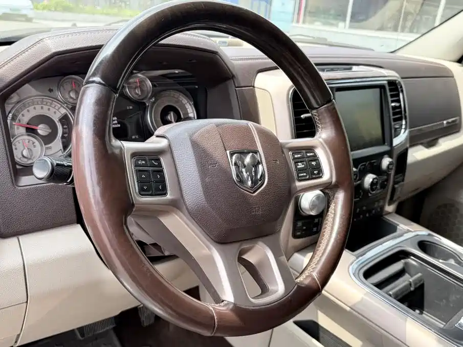 RAM Trucks 2017 2016 1500 Night Package