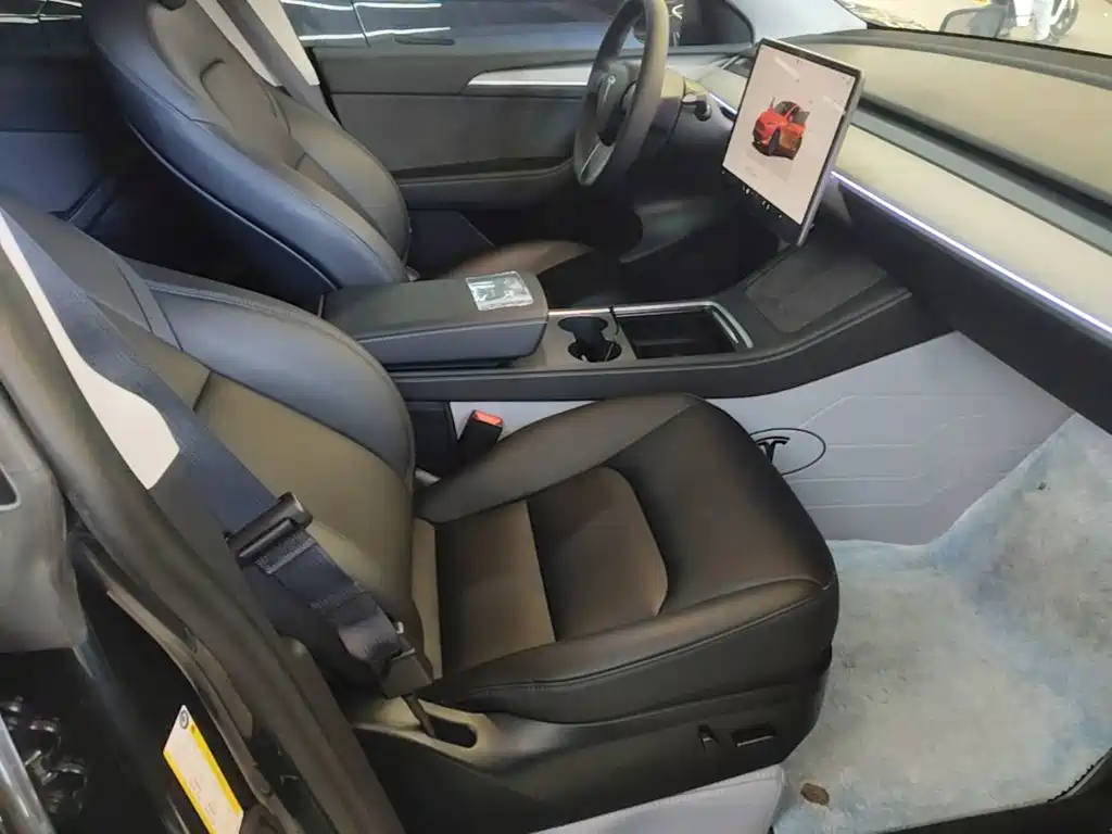 Фото 25 - Tesla Model Y