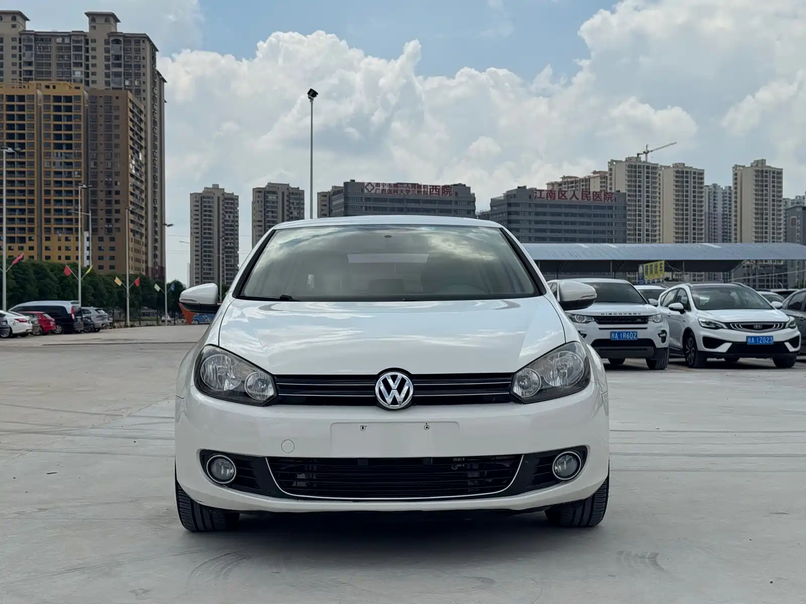 Фото 2 - Volkswagen Golf