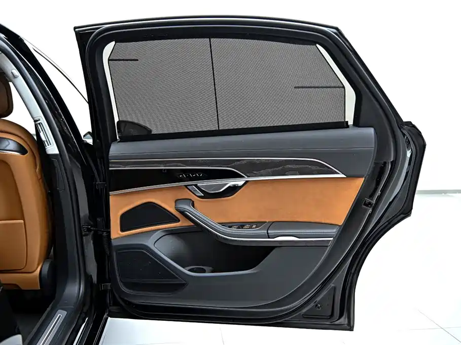 Photo 21 - Audi A8