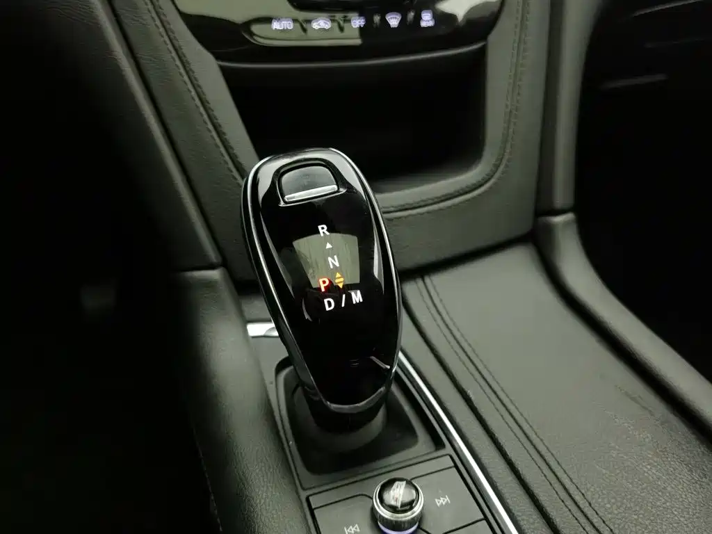 Photo 13 - Cadillac XT5
